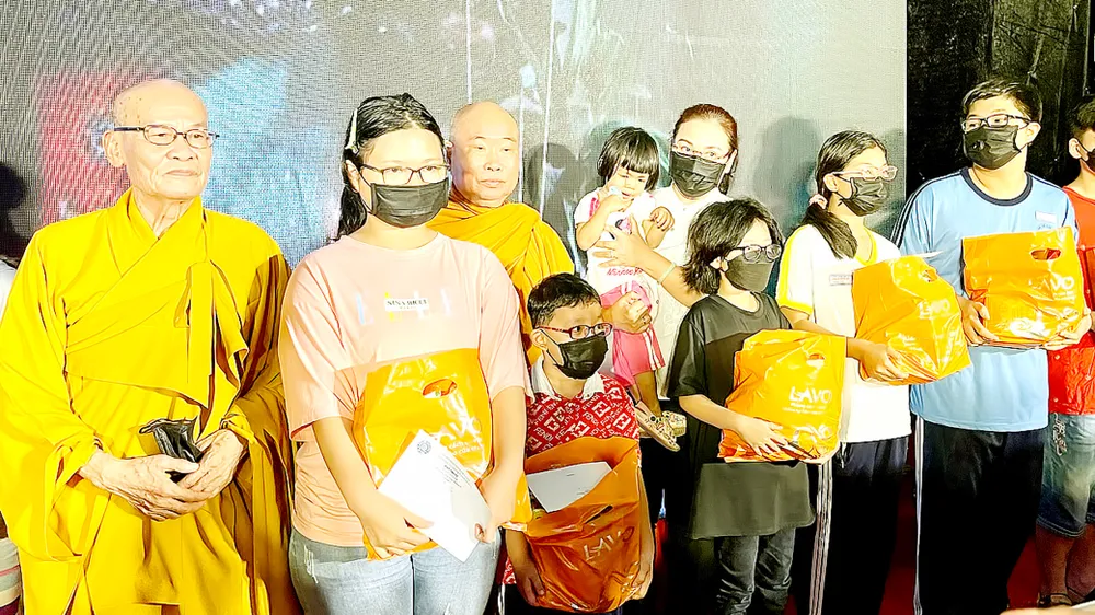 Chung tay chăm lo trẻ yếu thế, mồ côi ảnh 2