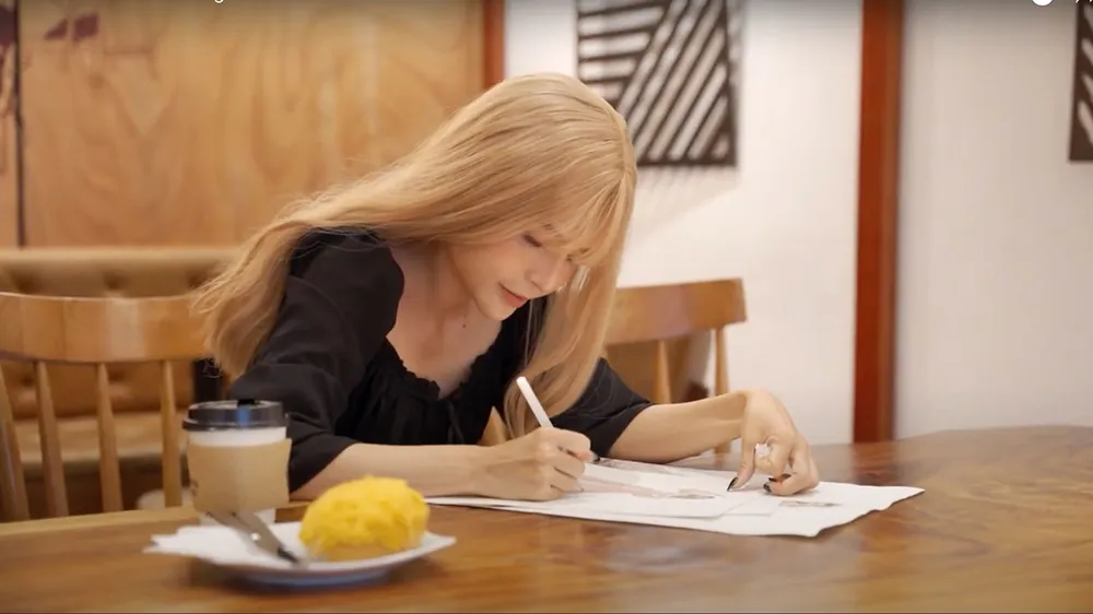 NTK Trần Phương Hoa đang thực hiện  bộ sưu tập Viet Flora