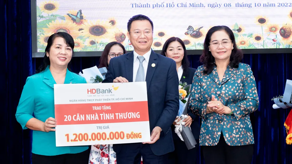  Doanh nghiệp lớn cùng TPHCM hưởng ứng Tháng cao điểm “Vì người nghèo” 2022  ảnh 1