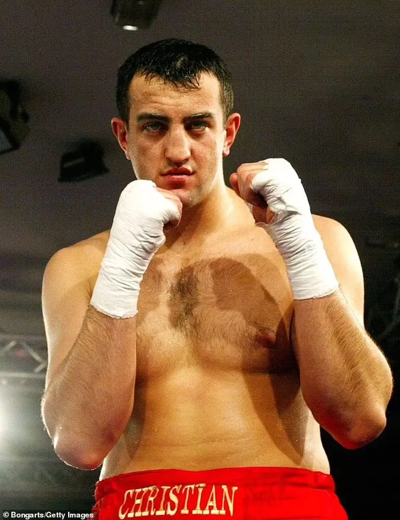 Mỹ truy tố cựu võ sĩ người Montenegro liên quan đến vụ buôn bán hơn 22 tấn cocaine ảnh 1