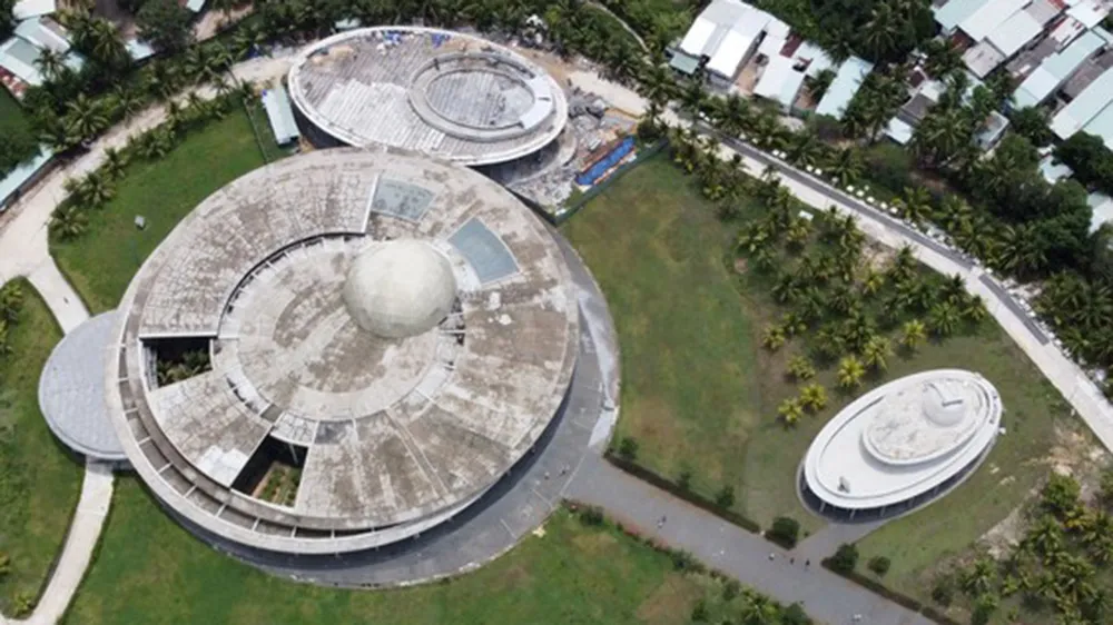 Các khu nhà Trung tâm Khám phá khoa học Bình Định có kiến trúc phức tạp, đòi hỏi yêu cầu xây dựng và năng lực nhà thầu rất cao