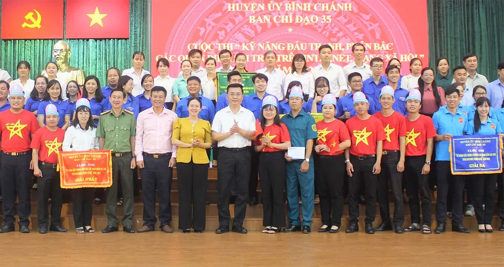 Nhiều địa phương đã chủ động có giải pháp nhằm nâng cao kỹ năng đấu tranh, phản bác  các quan điểm sai trái trên internet, mạng xã hội cho cán bộ, đảng viên, công chức, viên chức