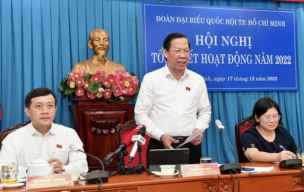 Chủ tịch UBND TPHCM Phan Văn Mãi phát biểu tại hội nghị. Ảnh: VIỆT DŨNG