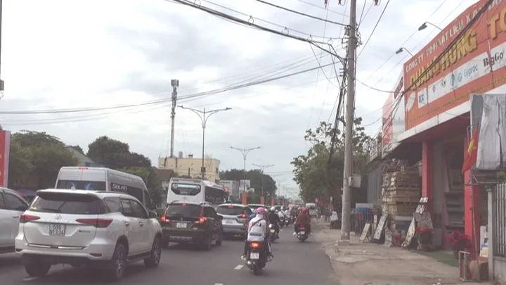 Giao thông cầu Rạch Miễu ùn ứ mùng 2 Tết. Ảnh: PHAN HUY