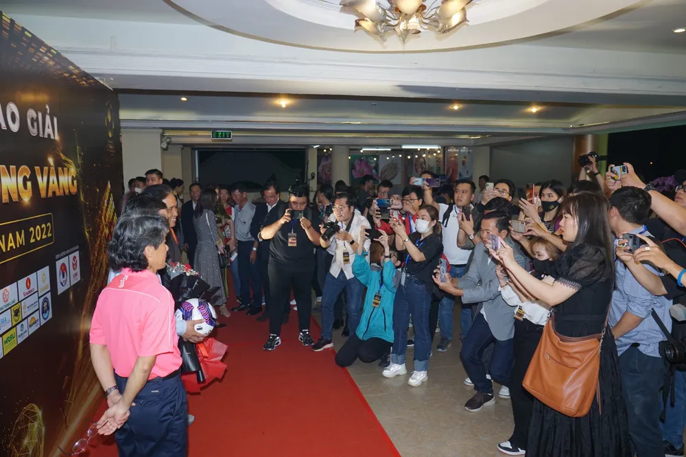 Đông đảo phóng viên đến đưa tin về lễ trao giải