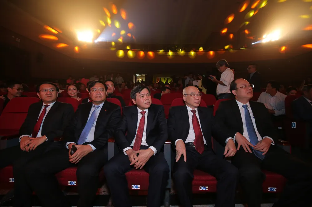 Các đại biểu tham dự buổi lễ