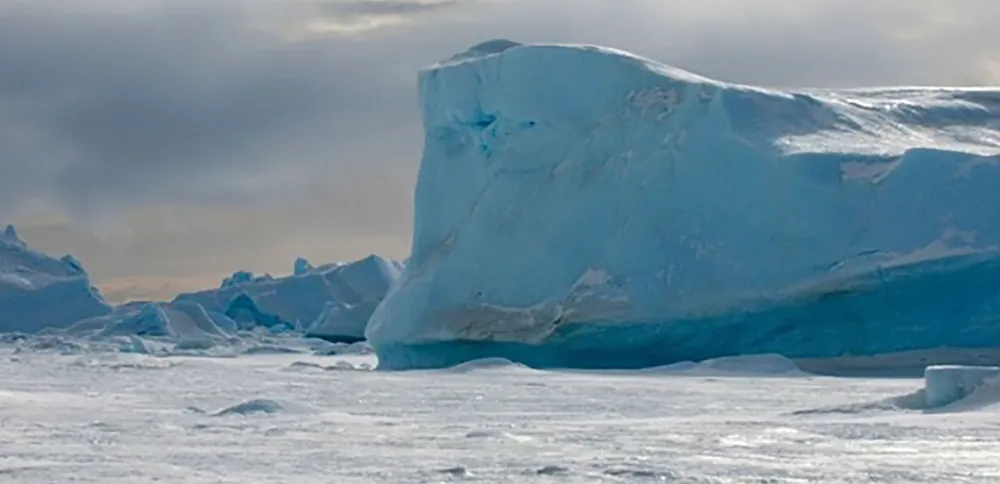 Một tảng băng trôi ở biển Weddell, Nam cực. Ảnh: CNN