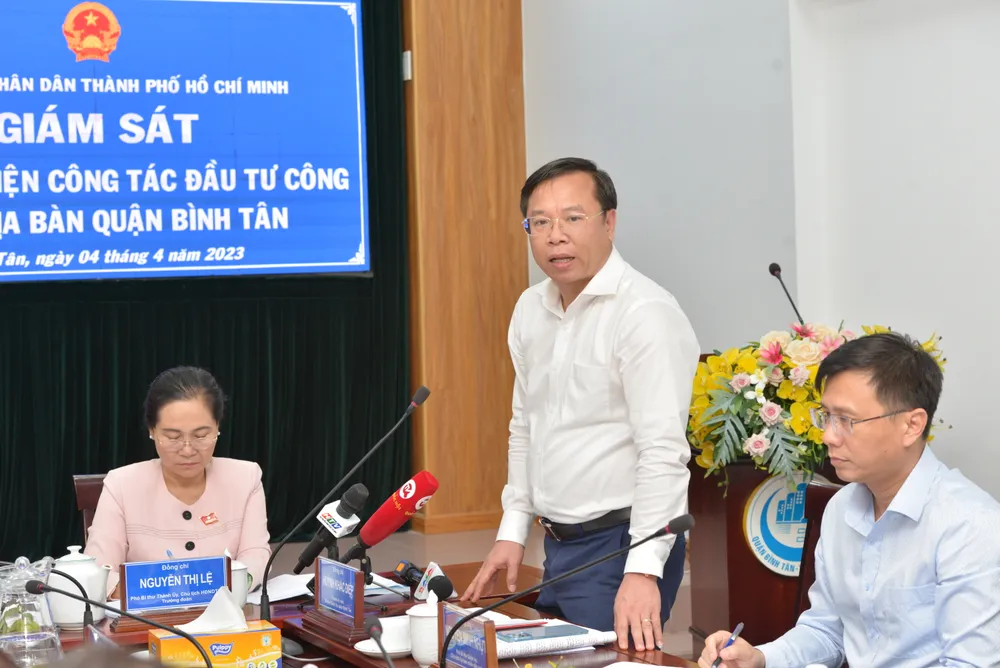 Bí thư Quận ủy quận Bình Tân Huỳnh Khắc Điệp phát biểu tại buổi làm việc. Ảnh: CAO THĂNG Bí thư Quận ủy quận Bình Tân Huỳnh Khắc Điệp phát biểu tại buổi làm việc. Ảnh: CAO THĂNG