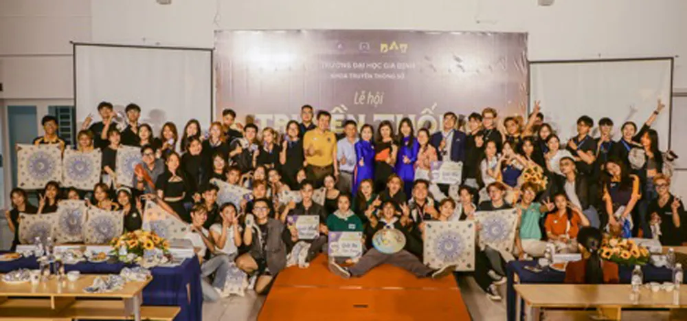 Lễ hội Truyền thống Khoa Truyền thông Số do các bạn sinh viên tự tổ chức. Ảnh: MỸ NGỌC