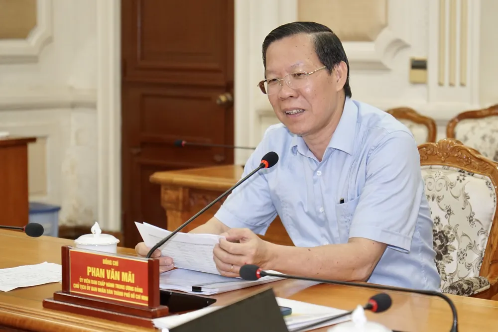 Chủ tịch UBND TPHCM Phan Văn Mãi phát biểu tại cuộc họp. Ảnh: HOÀNG HÙNG