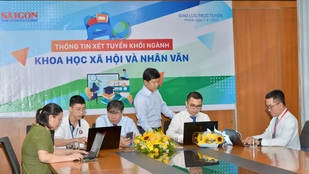 Quang cảnh buổi giao lưu. Ảnh: CAO THĂNG