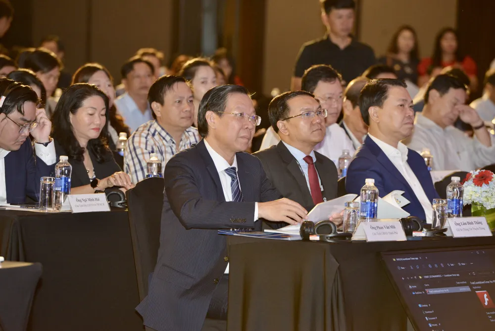 Các đại biểu tham dự diễn đàn. Ảnh: CAO THĂNG