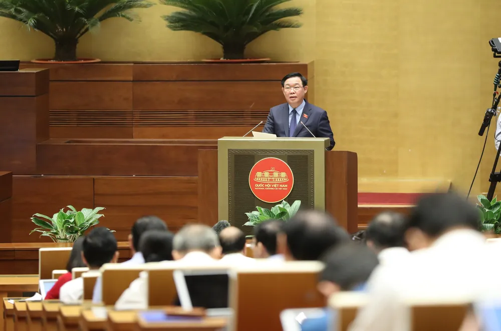 Chủ tịch Quốc hội Vương Đình Huệ phát biểu tại phiên họp sáng 8-6. Ảnh: QUANG PHÚC Chủ tịch Quốc hội Vương Đình Huệ phát biểu tại phiên họp sáng 8-6. Ảnh: QUANG PHÚC