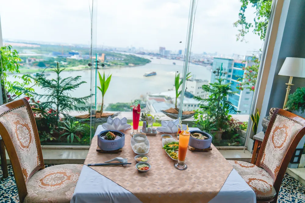 Ẩm thực tại Khách sạn Grand Sài Gòn