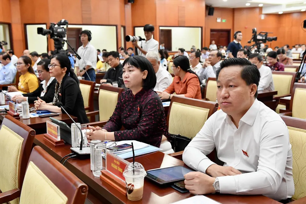 Các đại biểu tham dự kỳ họp. Ảnh: VIỆT DŨNG