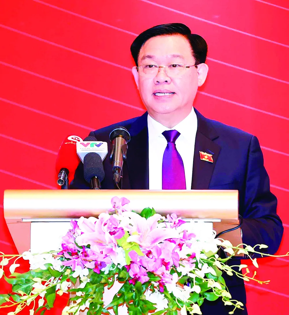 Chủ tịch Quốc hội Vương Đình Huệ phát biểu tại Diễn đàn chính sách đối ngoại. Ảnh: TTXVN