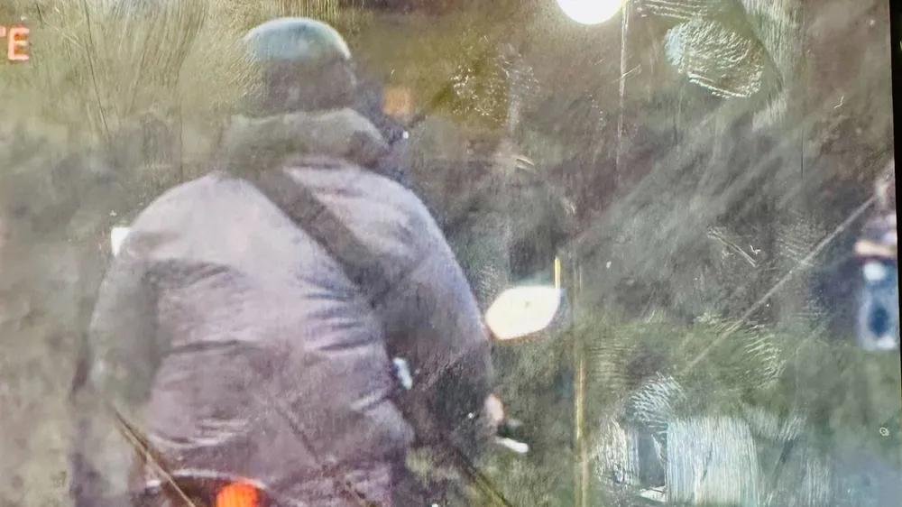 Vụ CSGT nghi dùng gậy “tác động” vào mắt người đi đường: Mời người tố cáo tới làm việc