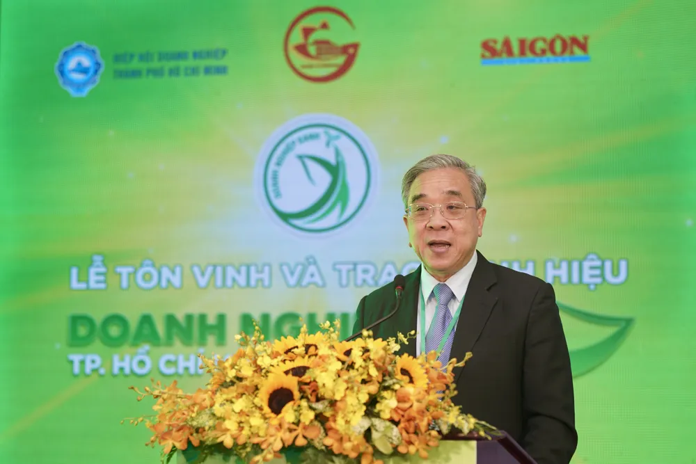 Ông Nguyễn Ngọc Hòa, Chủ tịch Hiệp hội Doanh nghiệp TPHCM (HUBA) phát biểu tại buổi lễ. Ảnh: HOÀNG HÙNG