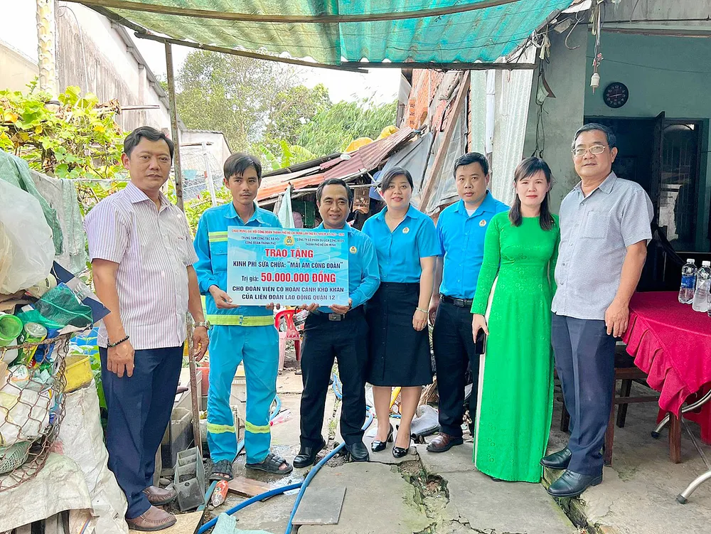 Tổ chức Công đoàn TPHCM tặng mái ấm công đoàn cho đoàn viên gặp khó khăn về nhà ở