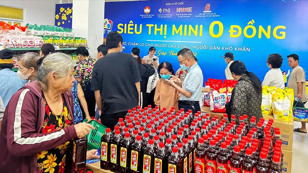 Chăm lo người dân khó khăn tại quận Bình Tân, TPHCM