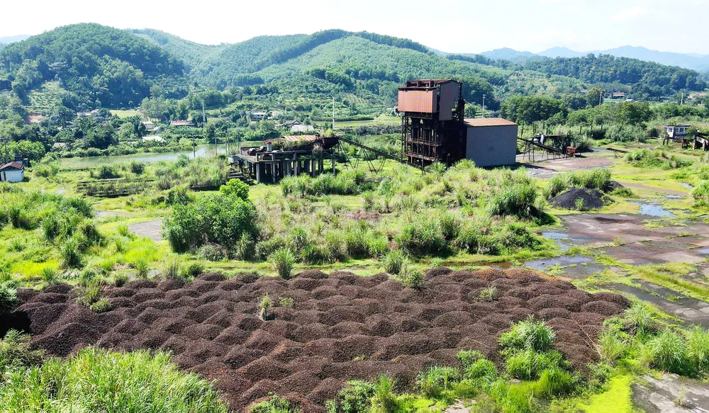 Hoang tàn nhà máy tuyển quặng sắt công suất 500.000 tấn/năm