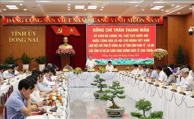 vna-potal-chu-tich-quoc-hoi-tran-thanh-man-lam-viec-voi-tinh-uy-dong-nai-stand.jpg