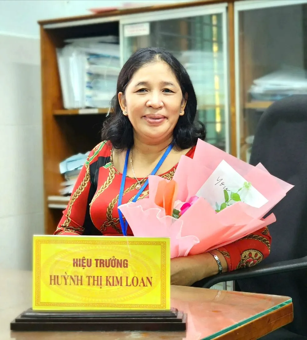 CN6 Anh7 co Kim Loan.jpg