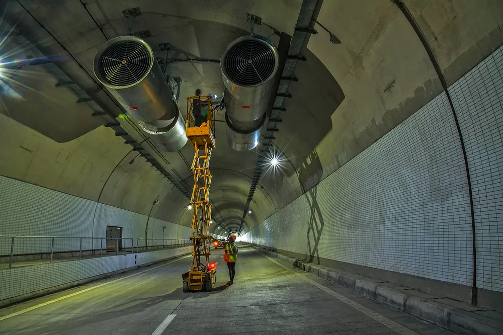 NK 23-3- Thi công đường hầm Đèo Cả.jpg