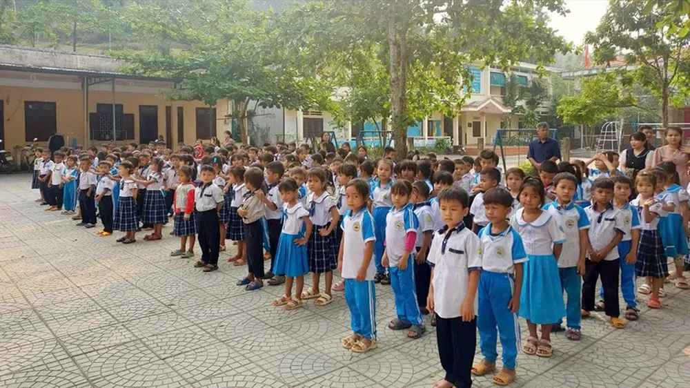 Học sinh huyện miền núi Sơn Tây, tỉnh Quảng Ngãi. Ảnh: NGUYỄN TRANG