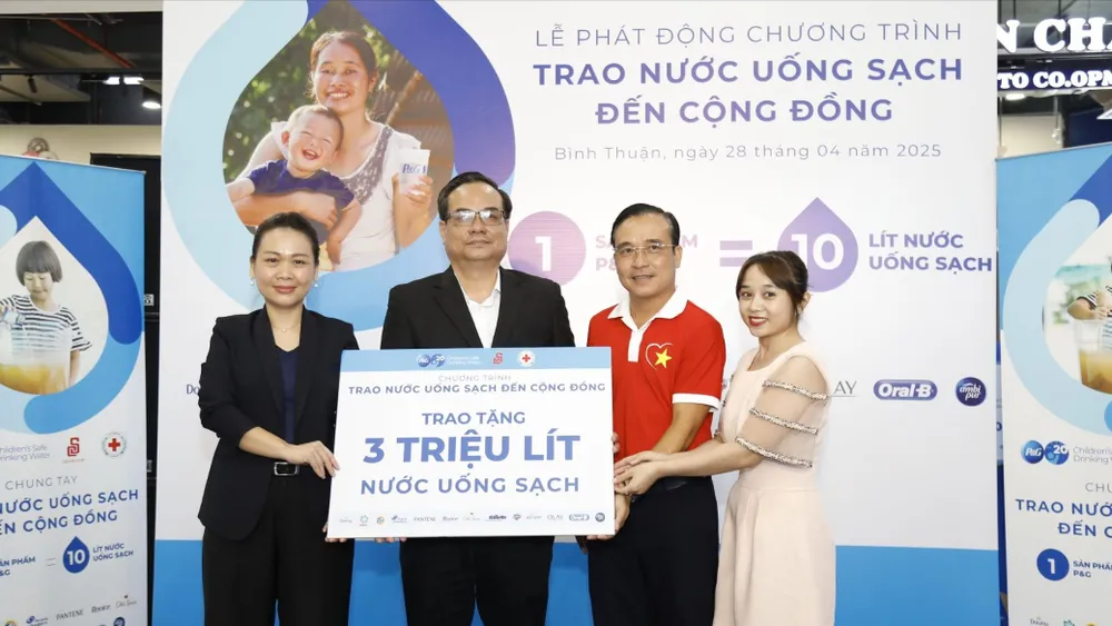 P&G Việt Nam cùng Saigon Co.op trao 3 triệu lít nước uống sạch đến cộng đồng