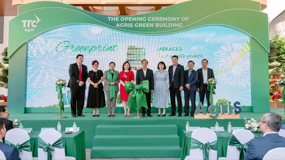 Khánh thành toà nhà hình chiếc lá dừa tại TPHCM