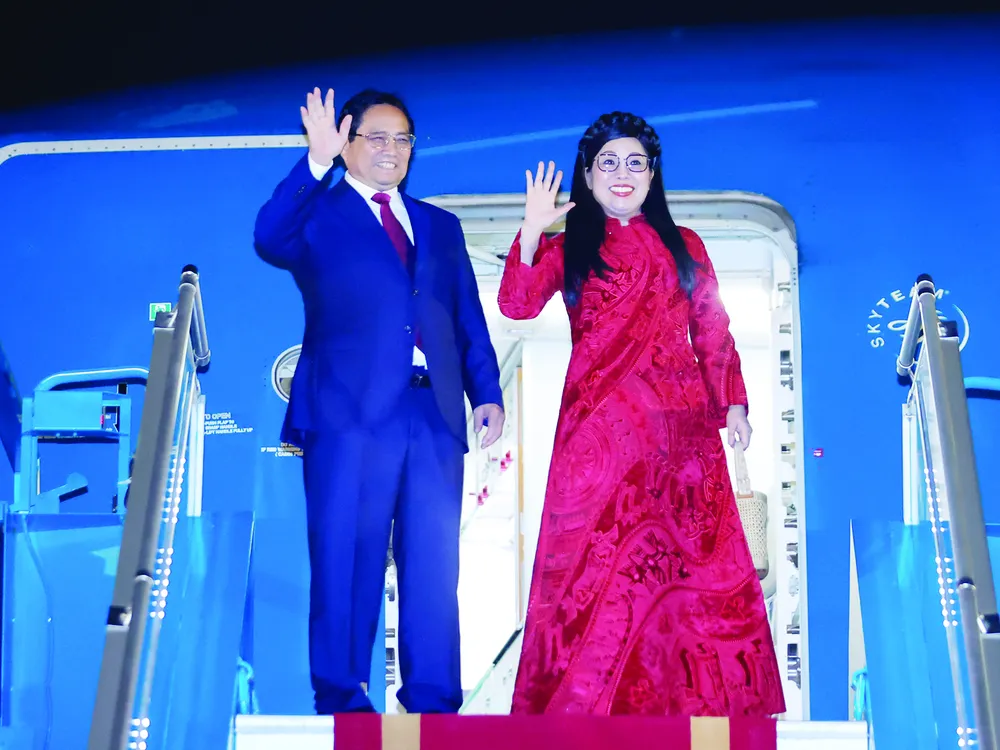 Thủ tướng Phạm Minh Chính và phu nhân lên đường thăm Malaysia