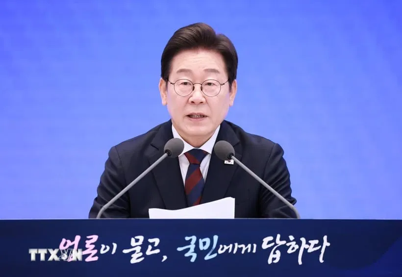 Tổng thống Hàn Quốc Lee Jae Myung phát biểu trong cuộc họp báo nhân dịp tròn một tháng nhậm chức. Ảnh: Yonhap 