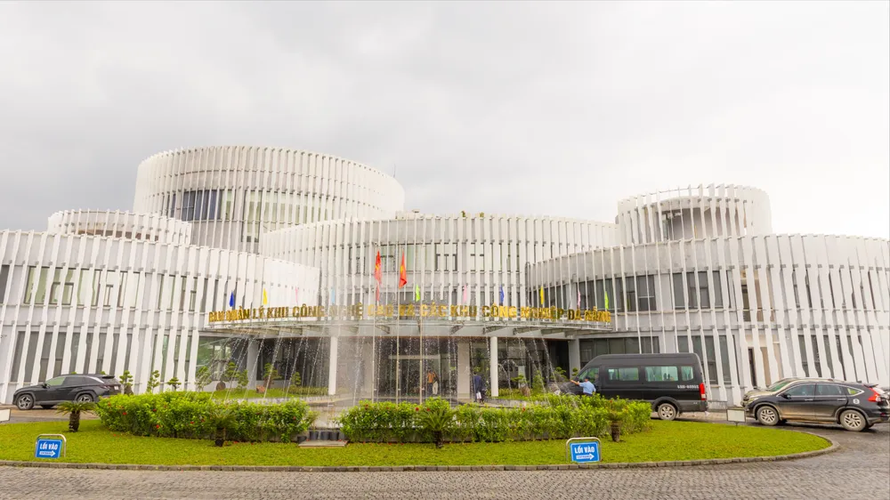 Ban Quản lý Khu công nghệ cao và các khu công nghiệp Đà Nẵng cảnh báo tình trạng cho thuê nhà xưởng trái phép. Ảnh: XUÂN QUỲNH