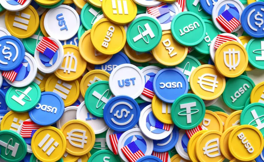 Các stablecoin, loại tiền mã hóa được gắn với đồng USD. Ảnh: SHUTTERSTOCK