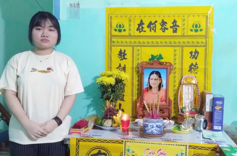 Mẹ mất, em trai bị thiểu năng trí tuệ