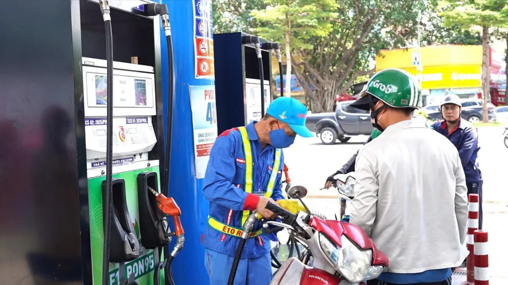 Giá xăng dầu trong nước điều chỉnh từ chiều 11-9