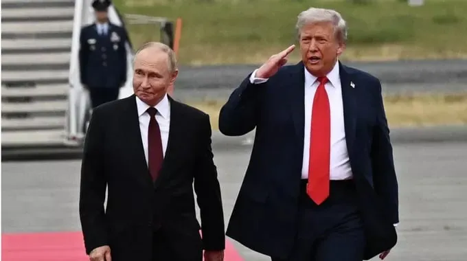 RIA: Tổng thống Nga Vladimir Putin và Tổng thống Mỹ Donald Trump gặp nhau tại Alaska hôm 15-8