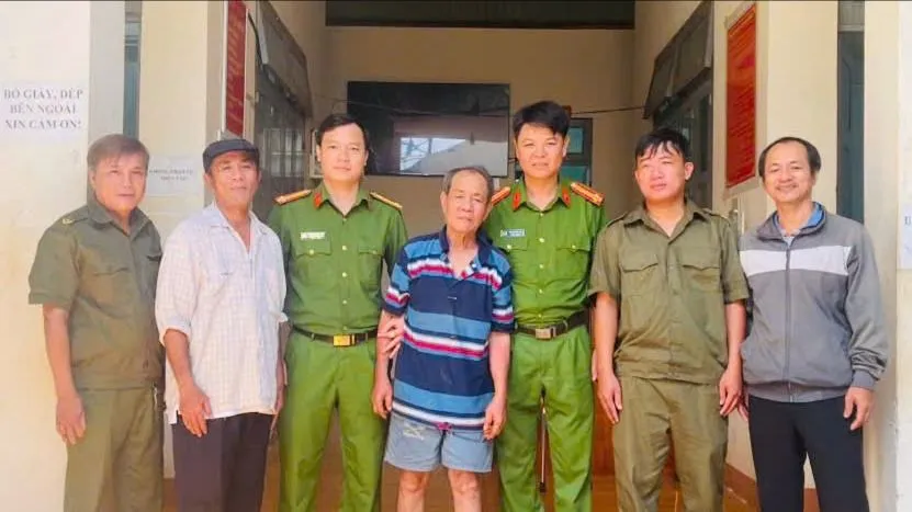 Công an Thuận Lợi nhanh chóng tìm được thân nhân cho cụ ông đi lạc
