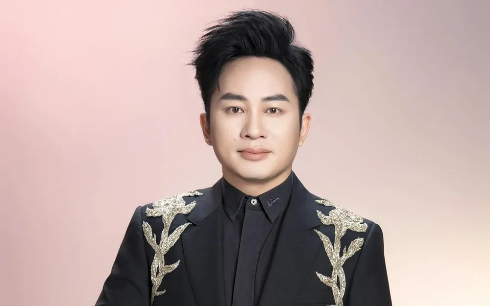 Ca sĩ Tùng Dương cùng nhóm bạn ủng hộ 1 tỷ đồng hỗ trợ 5 tỉnh miền Trung khắc phục hậu quả bão số 10