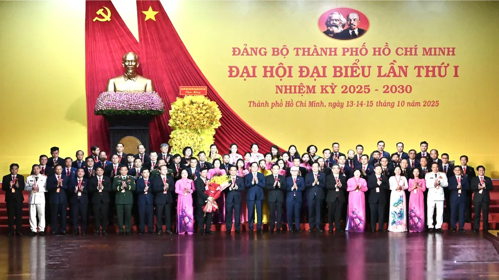 Đoàn đại biểu TPHCM dự Đại hội đại biểu toàn quốc lần thứ XIV của Đảng. Ảnh: VIỆT DŨNG