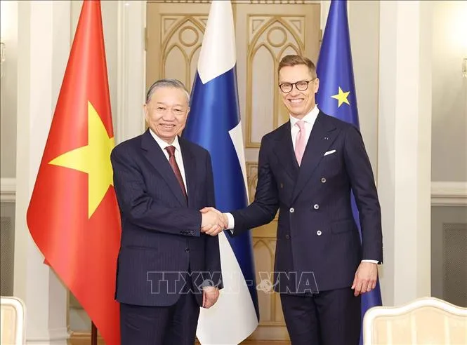 Tổng Bí thư Tô Lâm và Tổng thống Cộng hòa Phần Lan Alexander Stubb sau lễ ký kết các văn kiện hợp tác. Ảnh: TTXVN