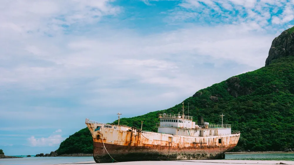 Di dời tàu Sheng Li ra khỏi khu vực Bến Đầm, đặc khu Côn Đảo