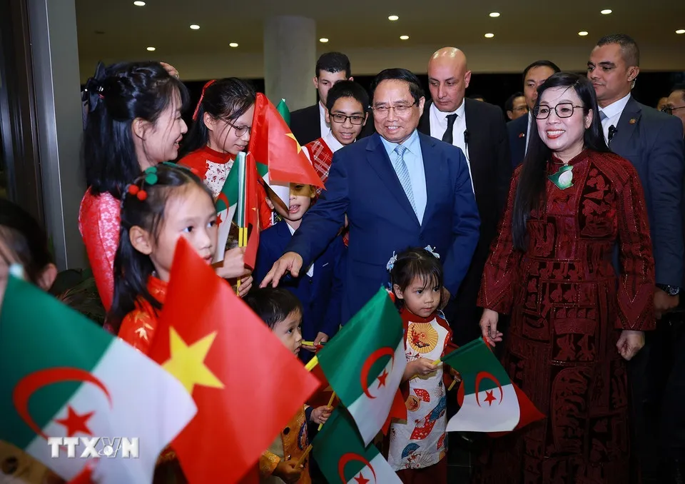 thu-tuong-pham-minh-chinh-gap-cong-dong-nguoi-viet-nam-tai-algeria-8417095-14.jpg