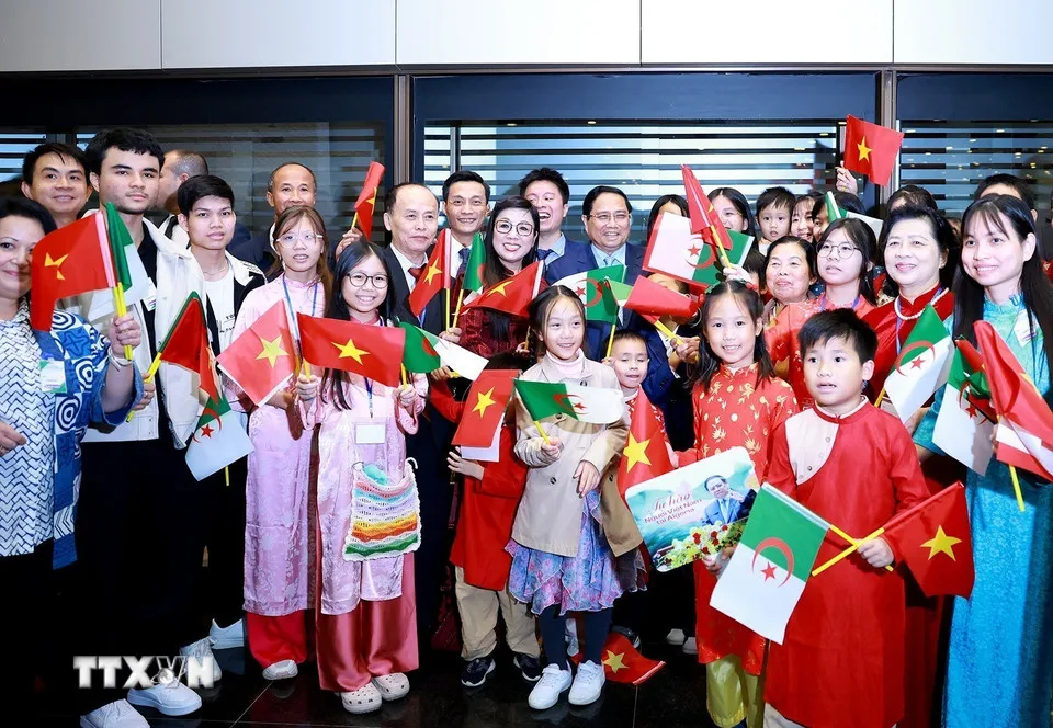 thu-tuong-pham-minh-chinh-gap-cong-dong-nguoi-viet-nam-tai-algeria-8417095-15.jpg