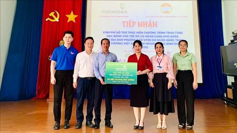 Tiếp nhận hỗ trợ cho học bổng của địa phương