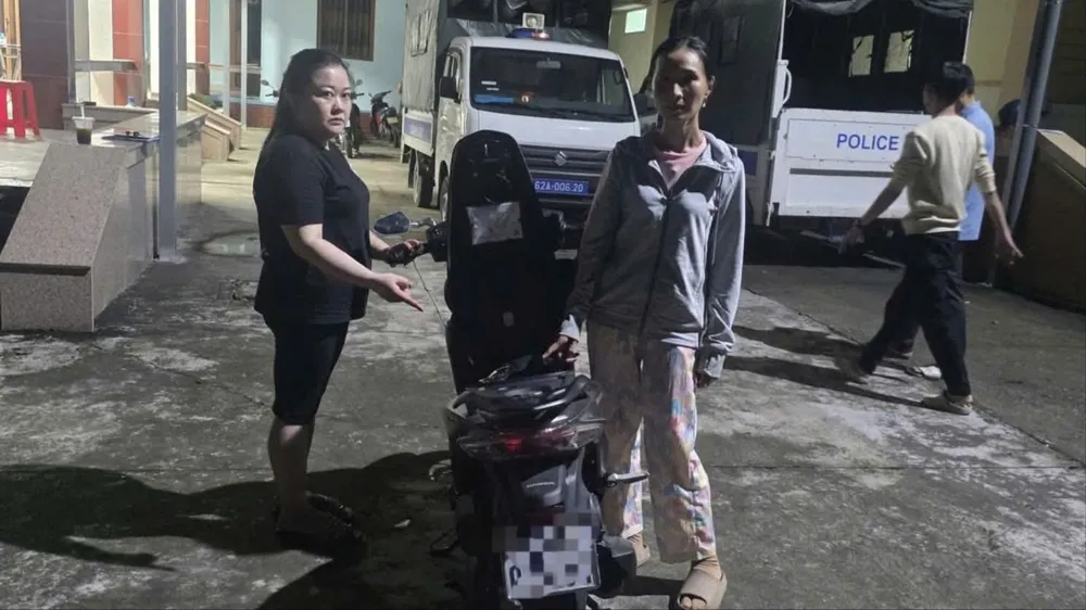 Lan và Yến tại cơ quan điều tra