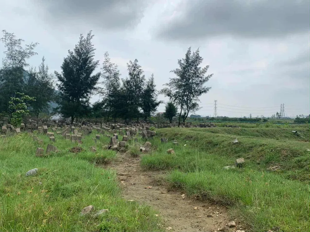 Vật liệu thi công dự án chưa được sử dụng bị bỏ lại, nằm ngổn ngang nhiều năm nay