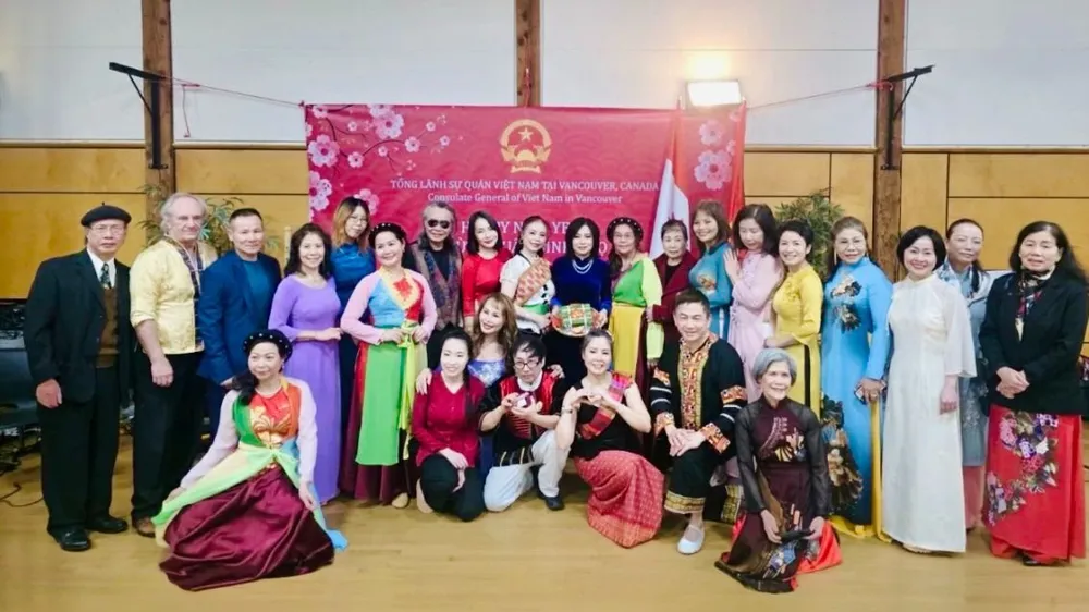 Cộng đồng người Việt ở Canada dự tiệc mừng Xuân Bính Ngọ do Tổng lãnh sự quán Việt Nam tại Vancouver, Canada tổ chức 
