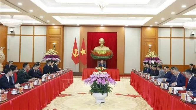 Tổng Bí thư Tô Lâm tiếp Bộ trưởng Bộ Ngoại giao Trung Quốc Vương Nghị, Bộ trưởng Bộ Quốc phòng Trung Quốc Đổng Quân, Bộ trưởng Bộ Công an Trung Quốc Vương Tiểu Hồng chiều 16-3. Ảnh: TTXVN.